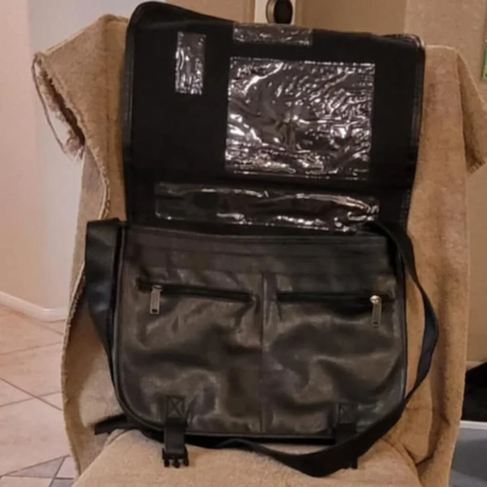 Barganza overnight shoulder bag
